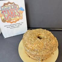 Caramel crunch bundt cake from Kiss Me Cakes